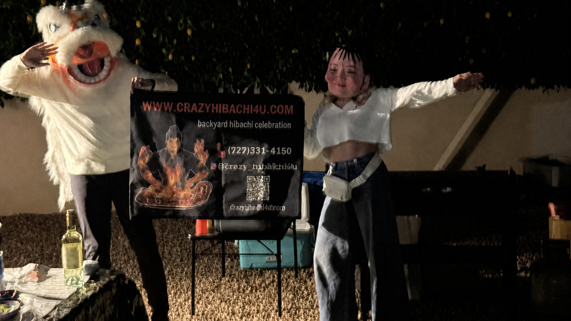 Playful chef entertainment at a Glendale backyard hibachi event